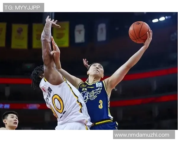 2019年CBA新疆队对阵广东队克拉克的精彩对决回顾与分析