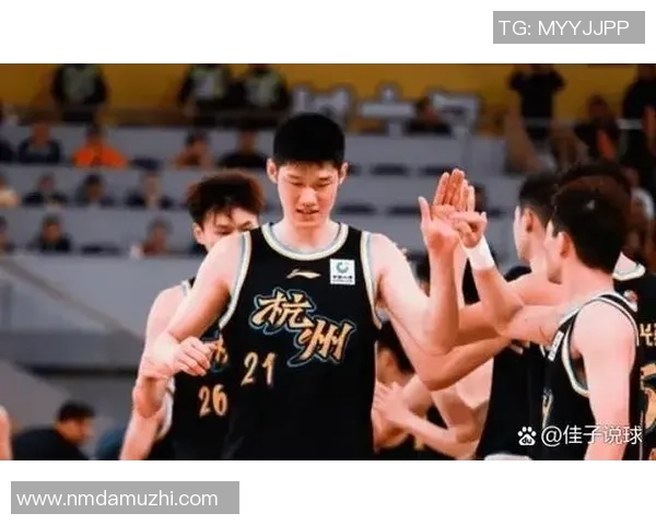 12月19日广厦对阵北控精彩比赛回顾与精彩瞬间分析